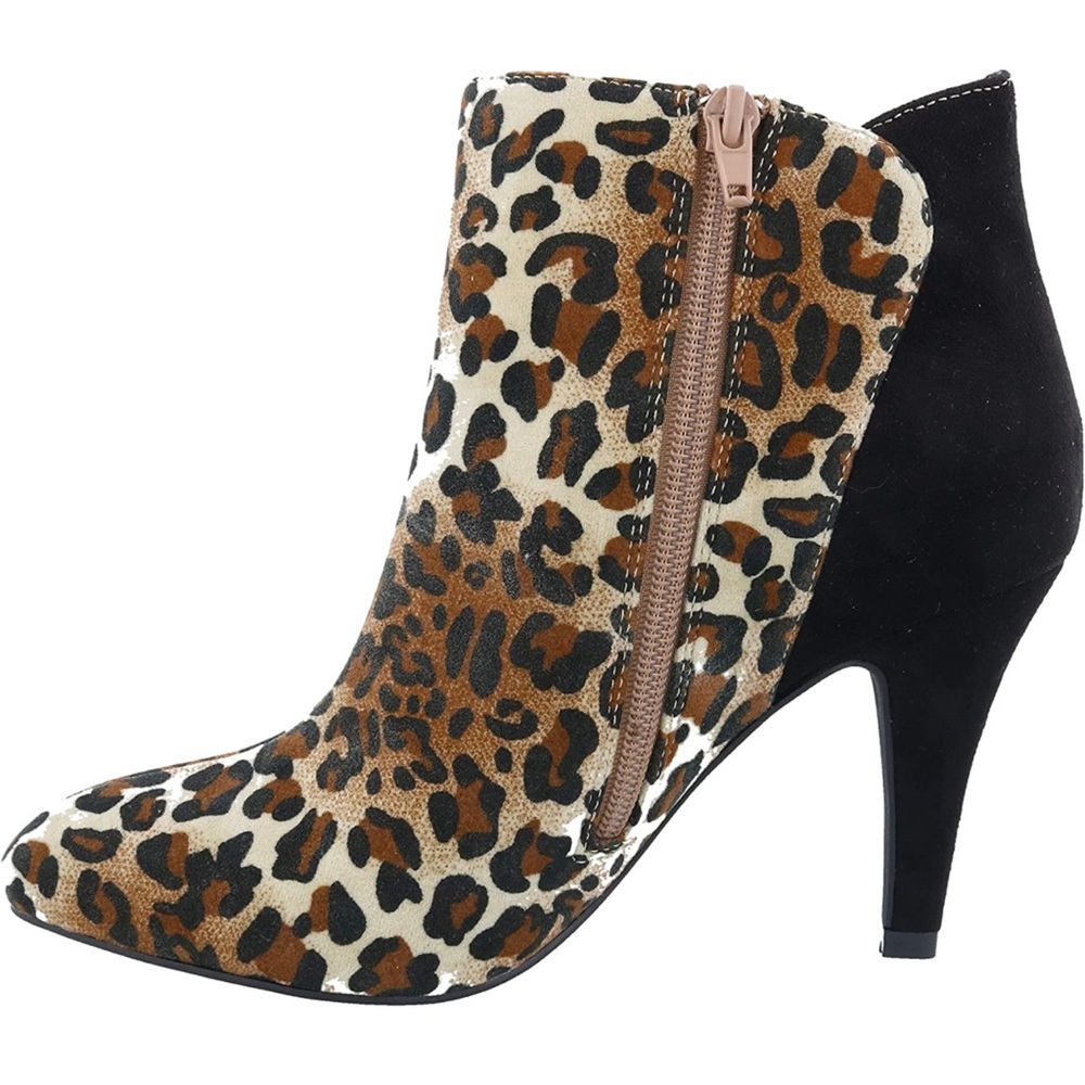Bellini Victoria leopard print microsuede bootie size 8.5
